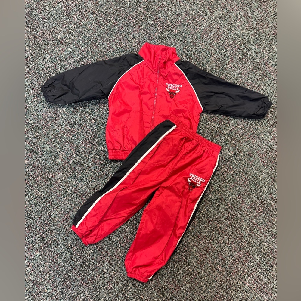 Vintage NBA Licensed Chicago Bulls Nylon Windbreaker Set Size 18 Months